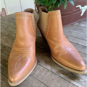 Cowgirl Short Booties